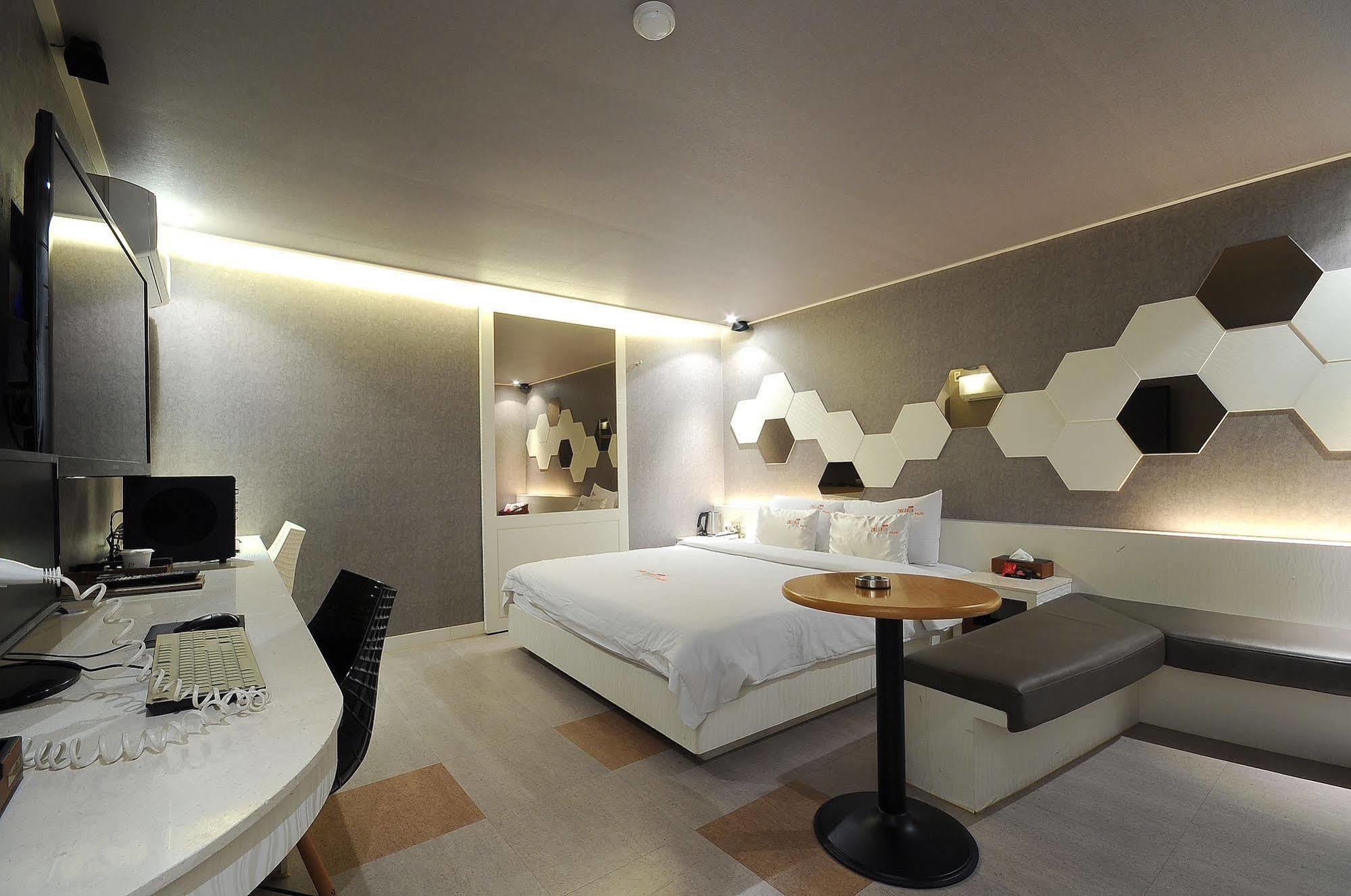 2 Heaven Hotel ปูซาน ภายนอก รูปภาพ